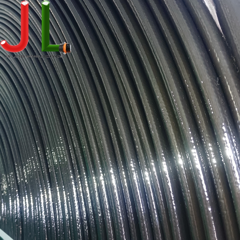  heavy-duty through-the-weave polyurethane (HP) covered hose